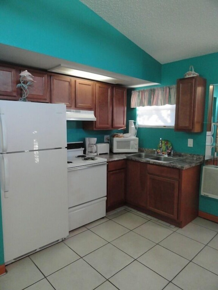 Whispers Resort By Affordable Beach Condos - photo 28