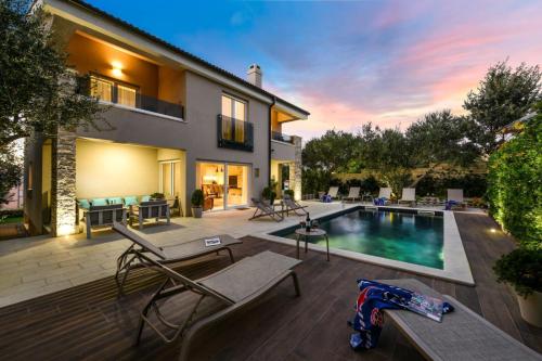 Luxury Villa Goga — 4-Star Luxury Hotel in Novalja, Croatia