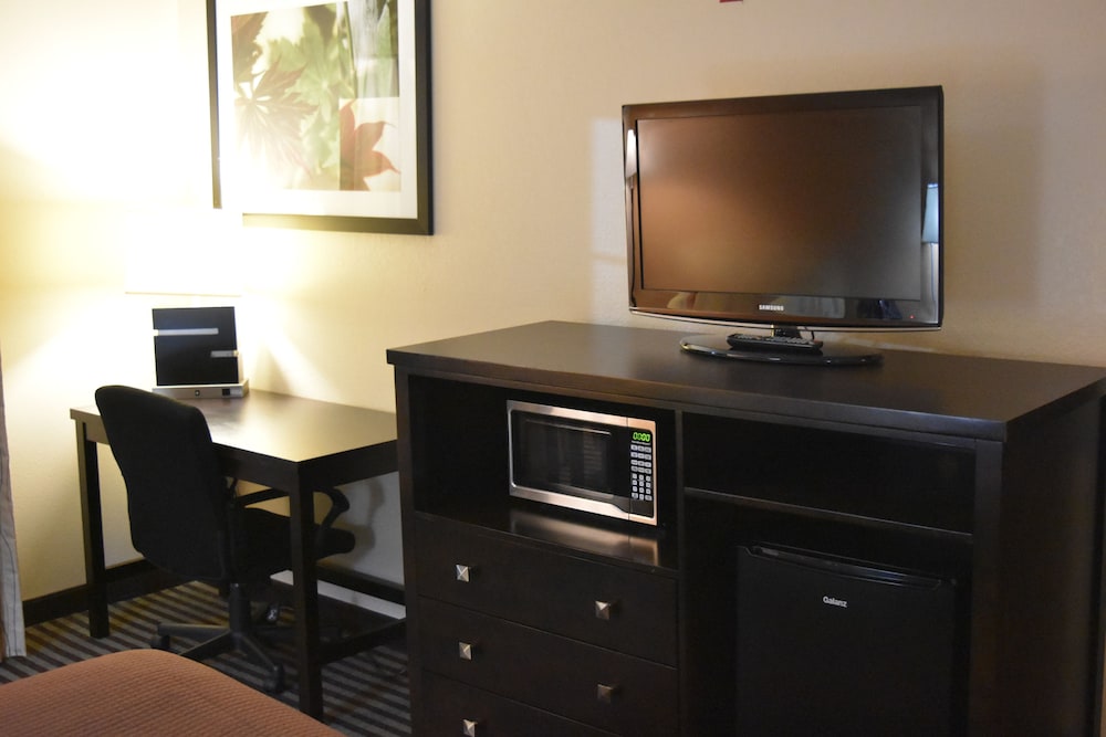 Baymont by Wyndham Dallas Love Field - photo 6