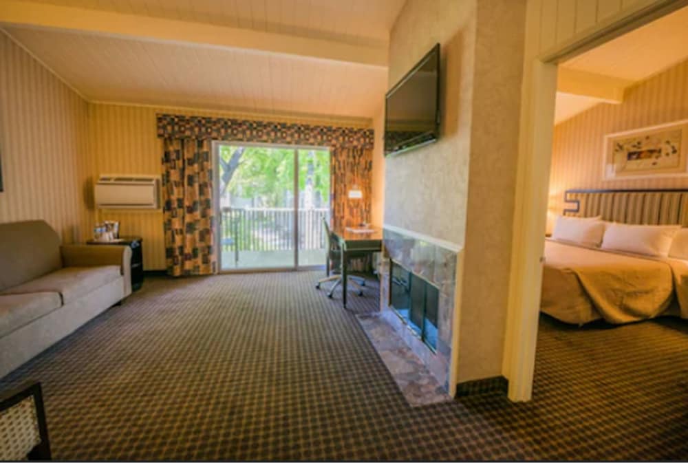 Los Gatos Lodge - photo 11