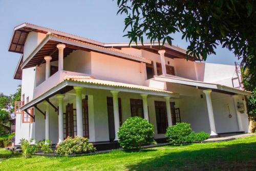 Dazzling Villa in Weligama Sri Lanka — 4-Star Luxury Hotel in Weligama, Sri Lanka