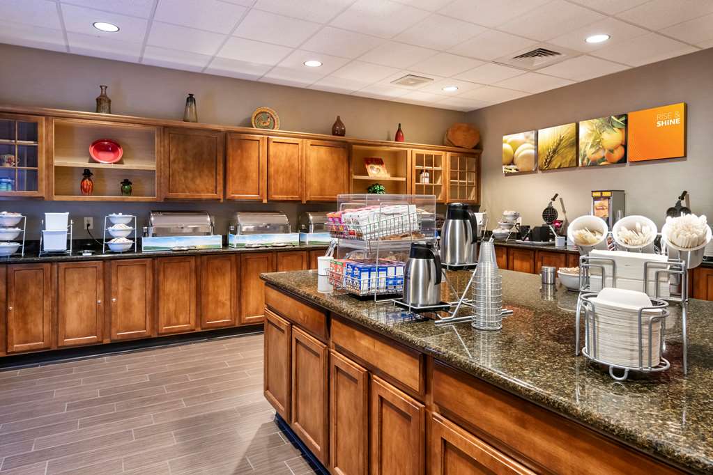 Comfort Suites Goodyear West Phoenix - photo 72