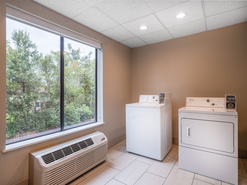 Holiday Inn Express Hotel & Suites Beaumont Nw By Ihg - photo 23
