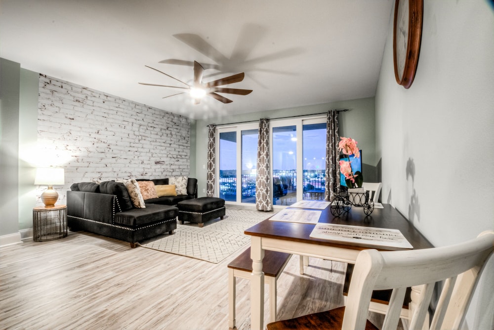 Laketown Wharf Resort by Aneliya's Rentals - photo 501