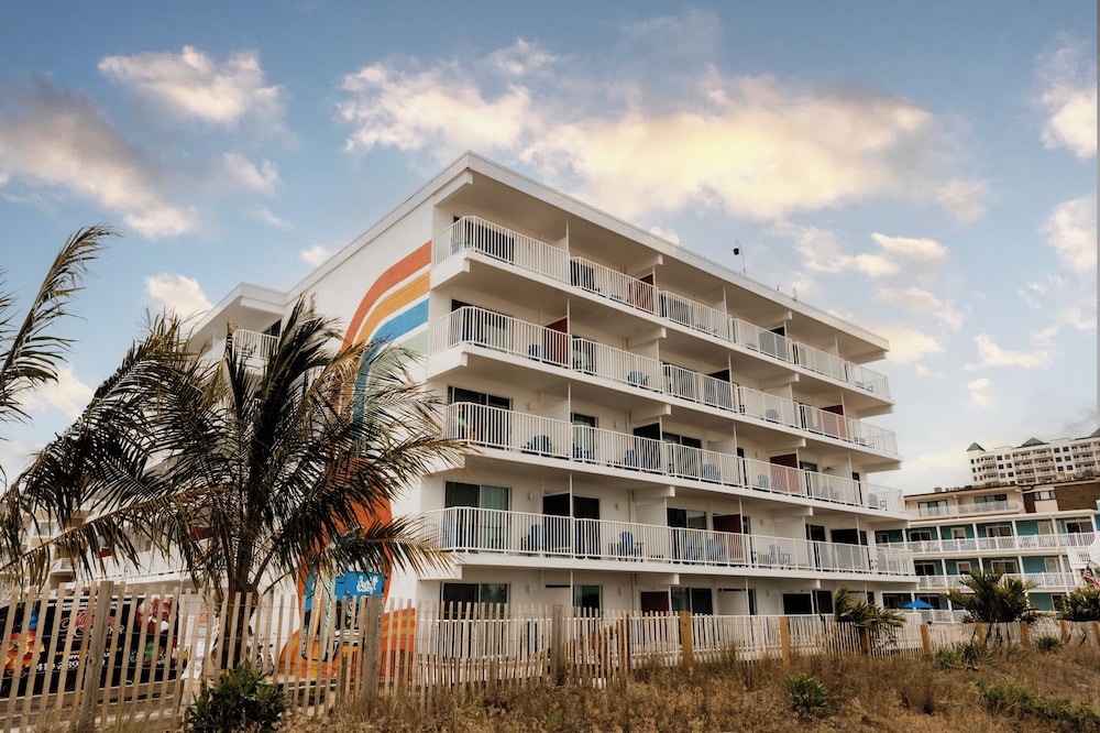 SeaLoft Oceanfront Hotel - photo 28