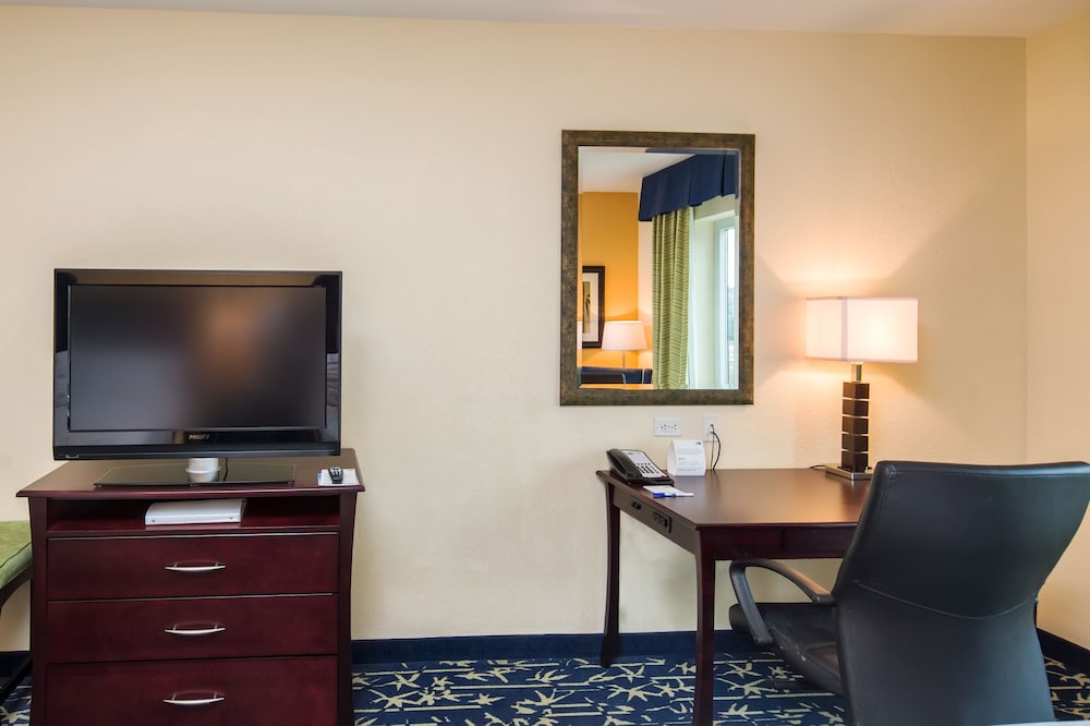 Holiday Inn Express Hotel & Suites Orlando Apopka by IHG - photo 16