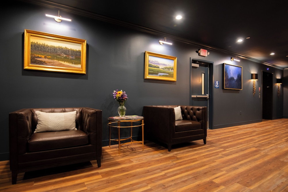 The Pathmaker Hotel - photo 5