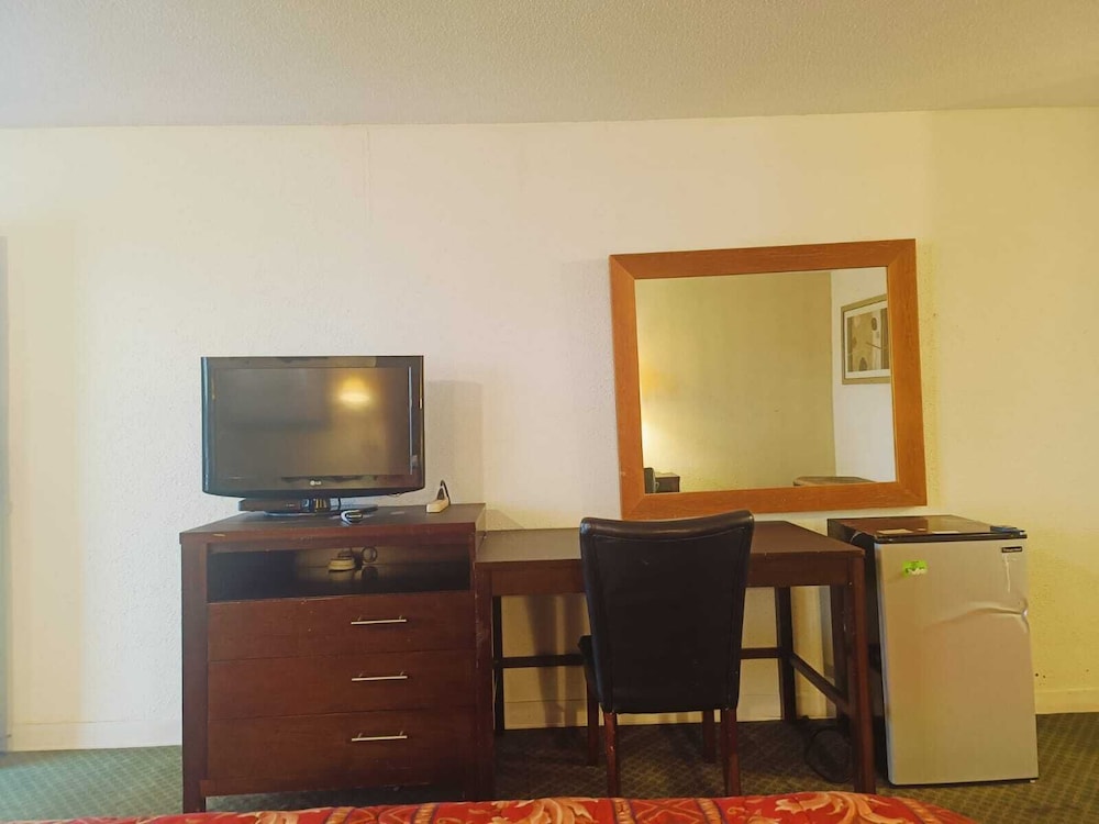 Grumpys Motor Inn Flatonia - photo 9