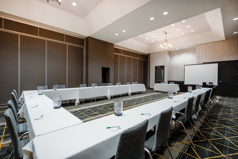 Holiday Inn & Suites Albuquerque Airport by IHG - photo 28