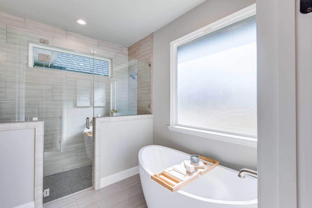 Lakefront Granbury Retreat with Patio and Fire Pit in Granbury, United States