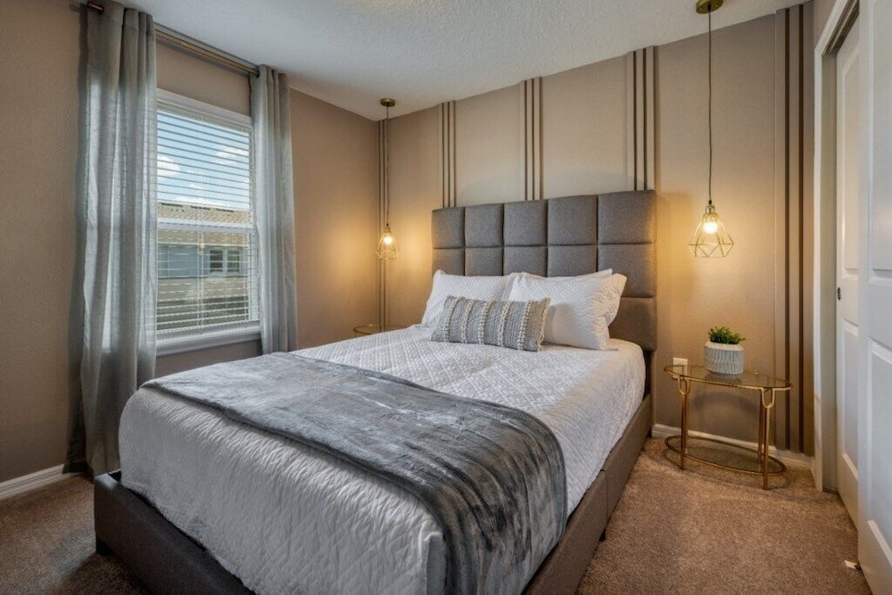 NEW 5 Bdrm Windsor Island Resort - photo 9