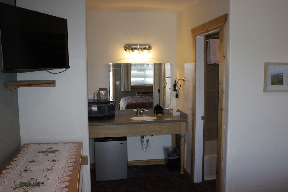 The Historic Madison Hotel Motel - photo 28