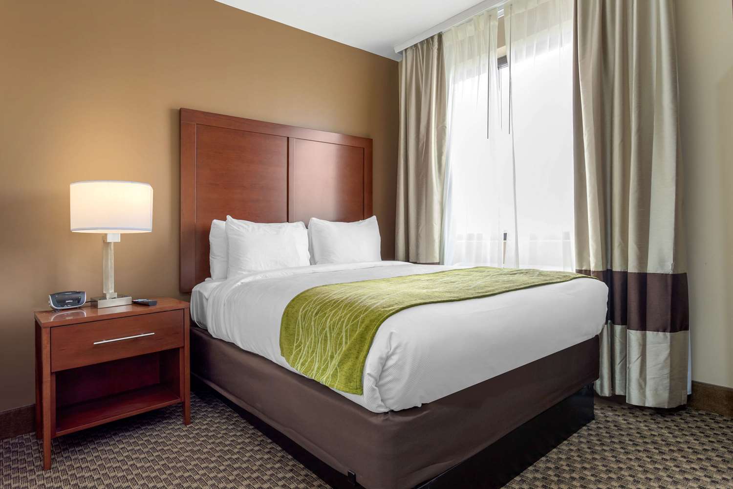 Comfort Inn and Suites Near JFK Air Train - photo 20
