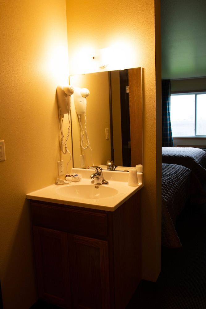 East Grand Inn - photo 16