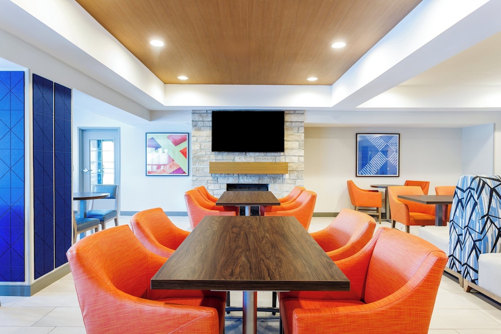 Holiday Inn Express & Suites Lancaster by IHG - photo 71