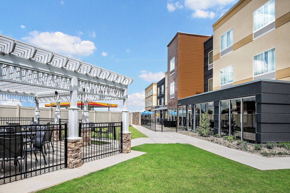 Fairfield Inn & Suites by Marriott Van Canton Area - photo 28