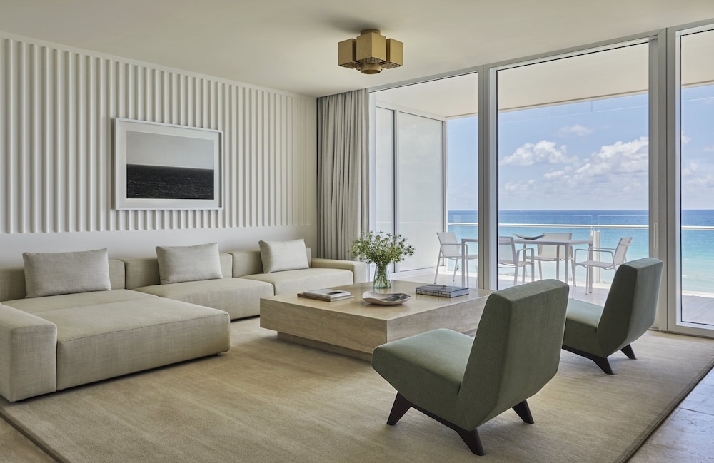 Four Seasons Hotel at The Surf Club - photo 16