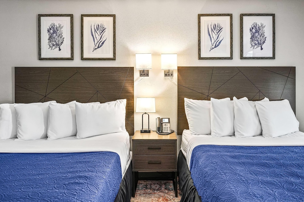 Baymont by Wyndham Ocala Suites - photo 11