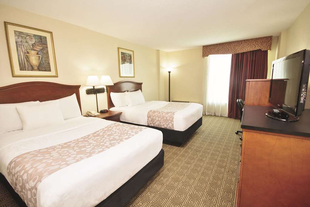 La Quinta Inn Suites Downtown Conference Center - photo 13