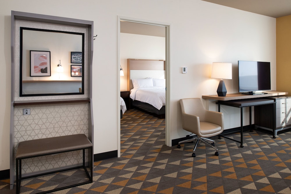 Holiday Inn & Suites Idaho Falls by IHG - photo 12