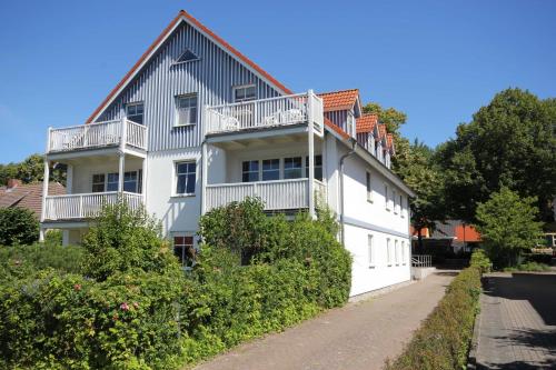 Haus zum Strand 2 4 — 4-Star Luxury Hotel in Wustrow, Germany