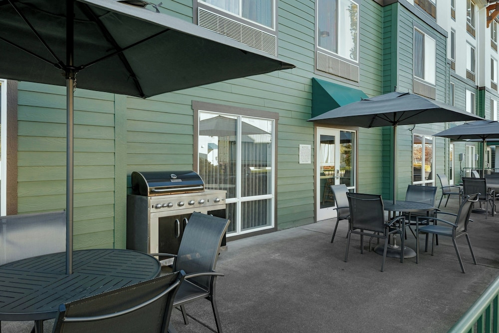 Fairfield Inn and Suites by Marriott Anchorage - photo 20