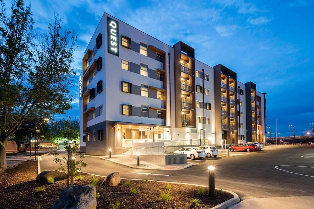 Quest Port Adelaide — 4-Star Luxury Hotel in Port Adelaide, Australia