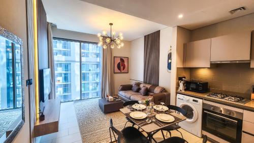 Stay By Latinem Luxury 1Br Holiday Home Cvr A1513 Near Burj Khalifa — 5-Star Luxury Hotel in Dubai, United Arab Emirates