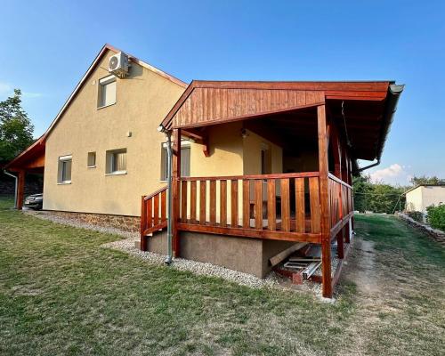 Domi ház Panoráma Nyaraló in Unknown City, Hungary