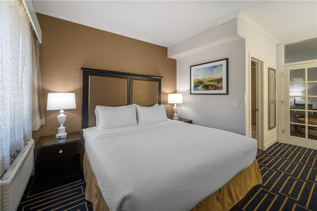 Best Western Plus Palm Court Hotel - photo 21
