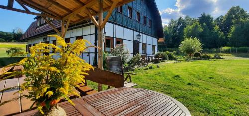 Austeria Staniszow — Jelenia Gora