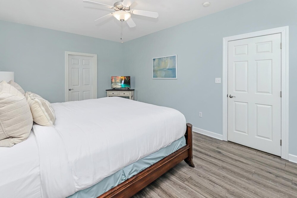 61 Batchelors Button in Miramar Beach, United States