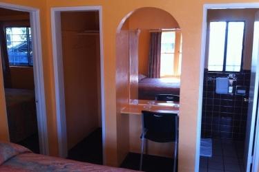Raymoure Motel - photo 14