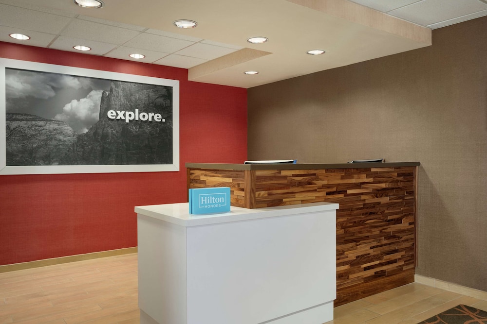 Hampton Inn Phoenix Chandler - photo 6
