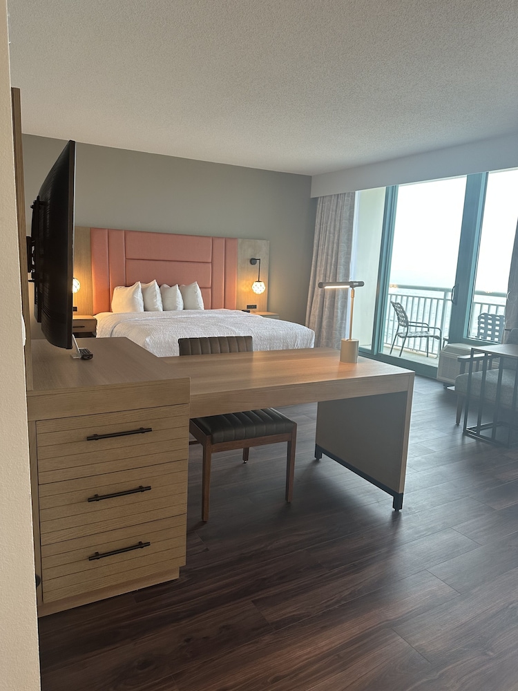 Hampton Inn Virginia Beach Oceanfront South - photo 18