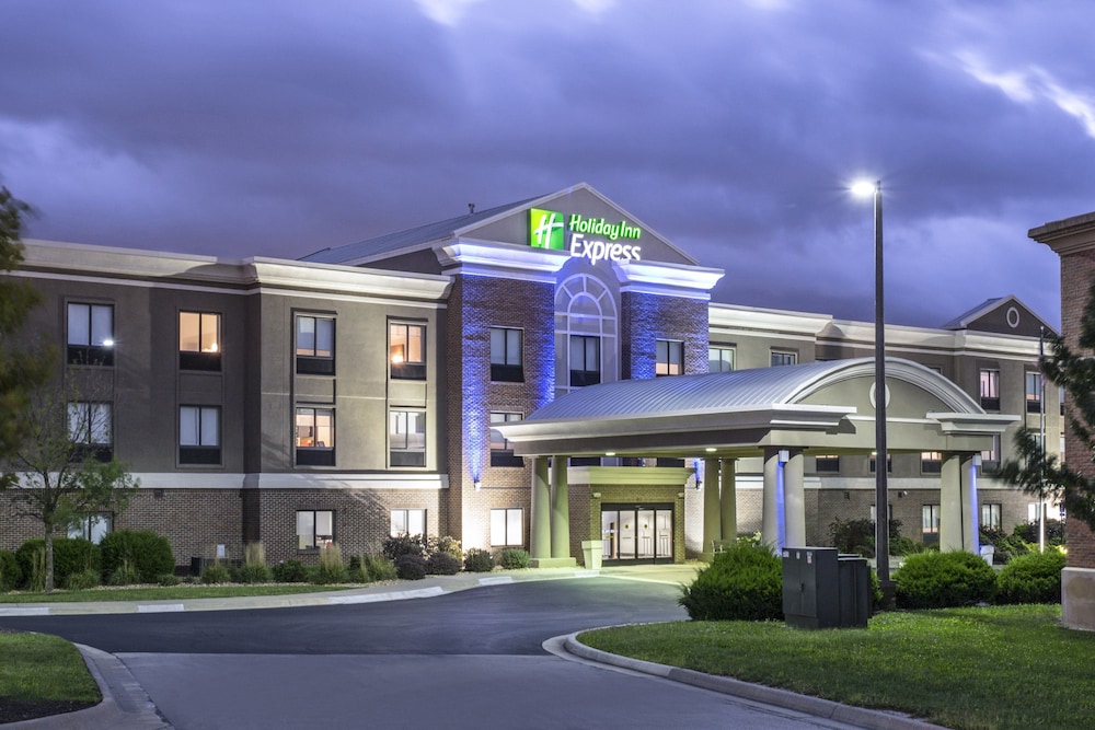 Holiday Inn Express Kansas City at the Legends by IHG - photo 35