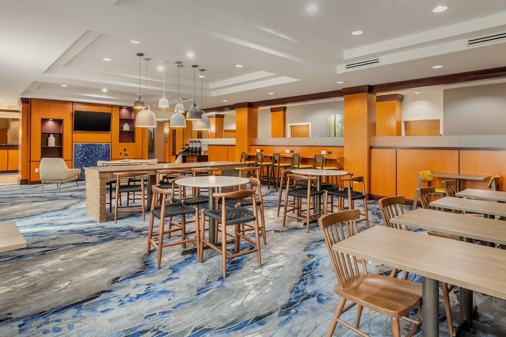 Fairfield Inn & Suites by Marriott Houston Conroe Woodlands - photo 22