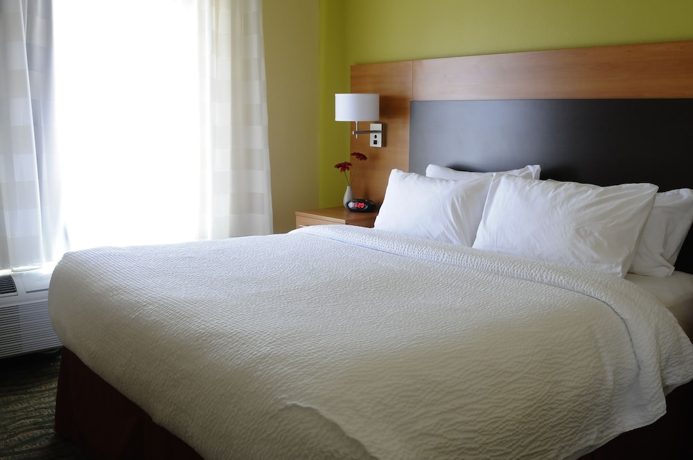 TownePlace Suites Redding - photo 8