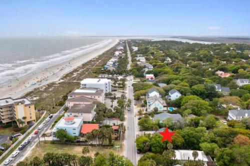 208 W Ashley Central Location 2 Mins to the Beach - photo 6