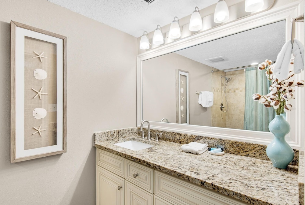 Shoreline Towers 1085 - photo 42