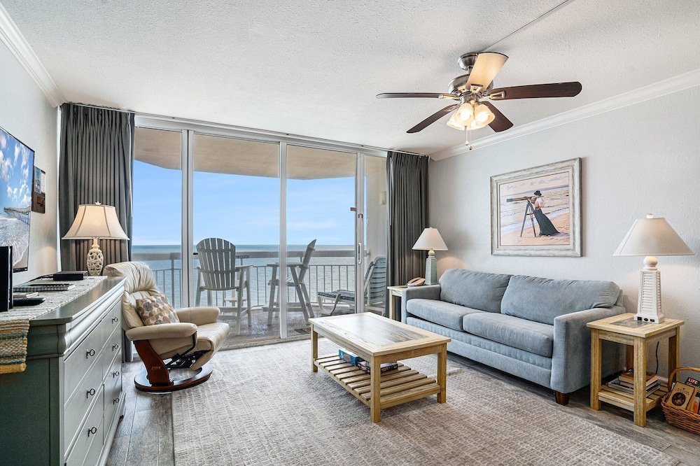 1009 Waters Edge Resort 1 Bedroom Condo by RedAwning - photo 8