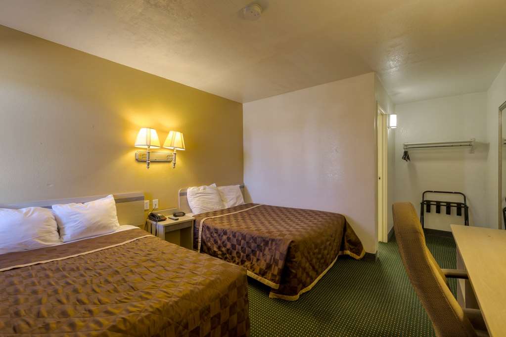 Americas Best Value Inn Amarillo Airport - photo 11