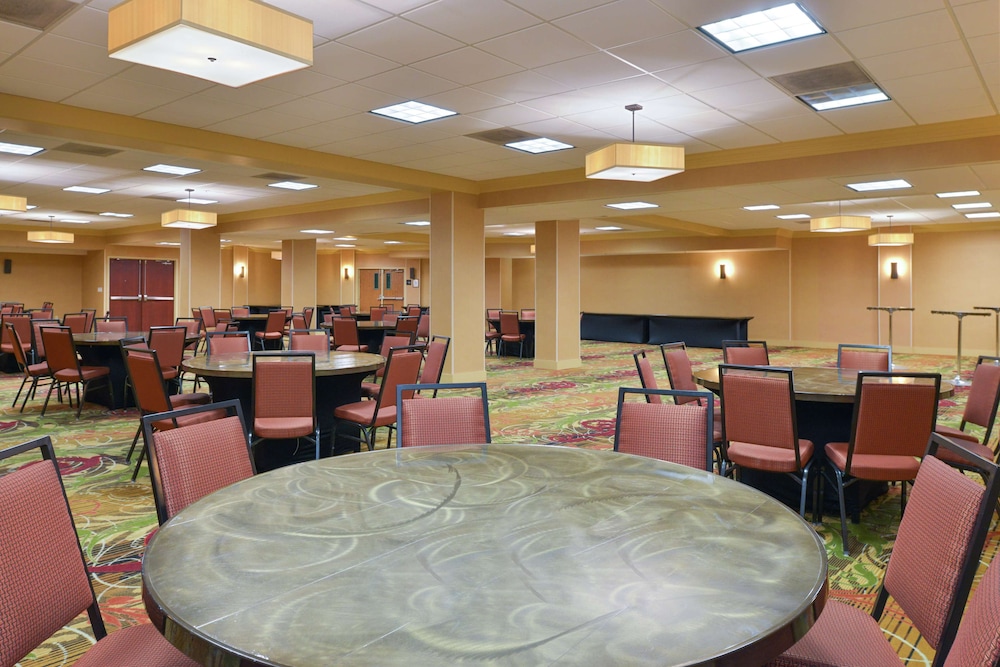 Hampton Inn Frederick - photo 46