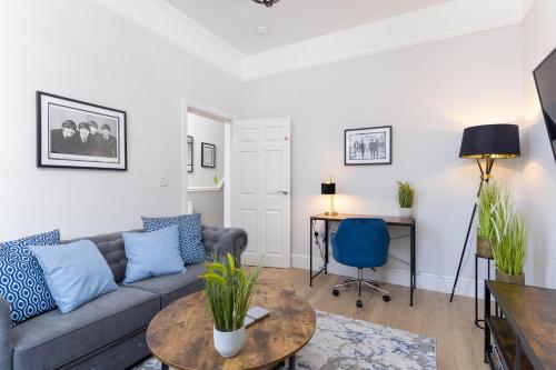 Modern & Stylish Home at the corner of famous Penny Lane in Liverpool — 4-Star Luxury Hotel in Liverpool, United Kingdom