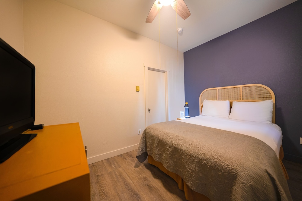City Centre Motel by OYO - photo 8
