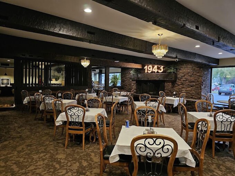 Pine Lake Resort and Banquets - photo 18