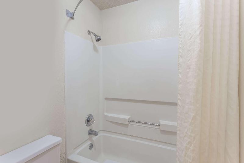 Super 8 by Wyndham Morris - photo 4