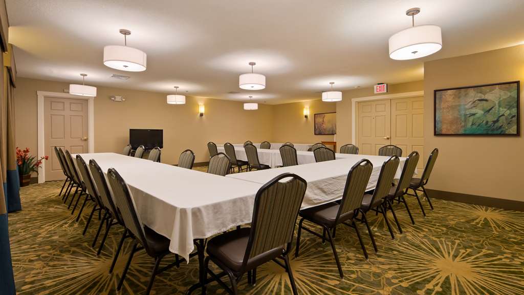 Best Western Plus Menomonie Inn & Suites - photo 37