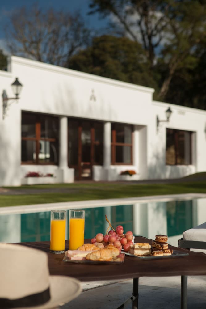 Las Moras Hotel in San Lorenzo, Argentina