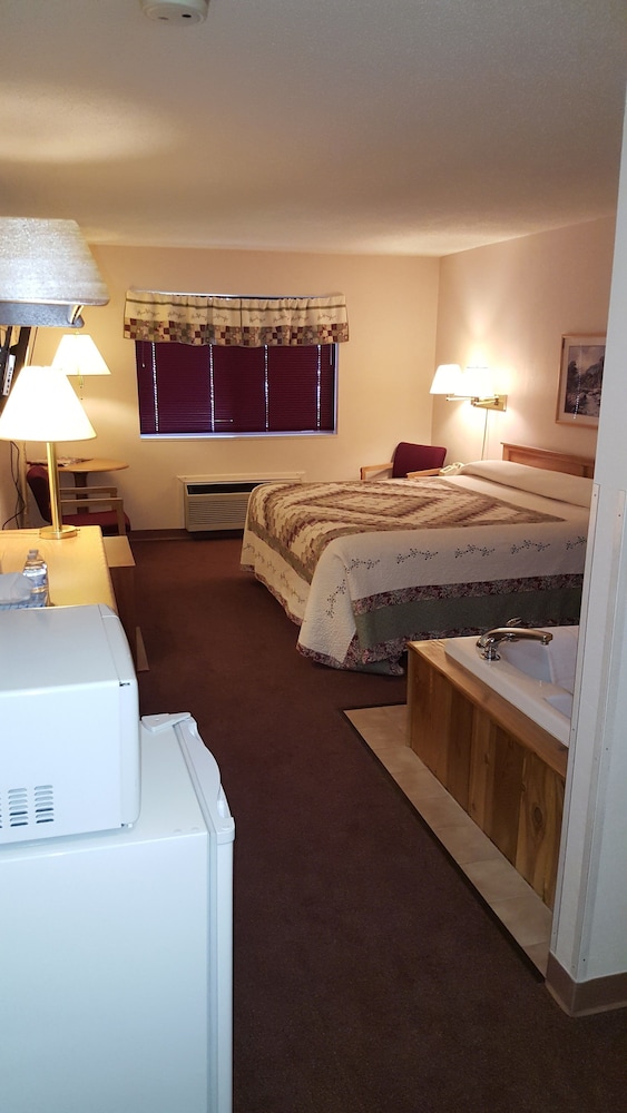 Chicaugon Lake Inn - photo 13